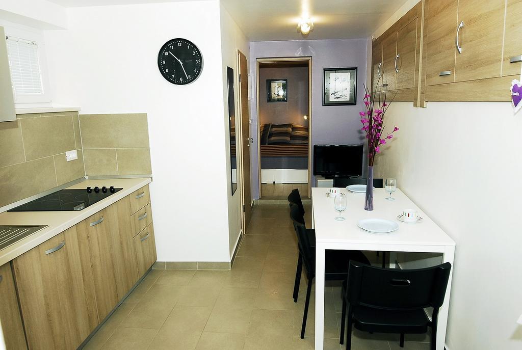 Apartments Maslina 프리모스턴 외부 사진